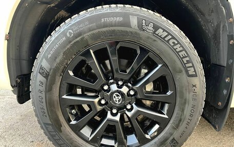 Toyota Land Cruiser Prado 150 рестайлинг 2, 2021 год, 5 650 000 рублей, 9 фотография