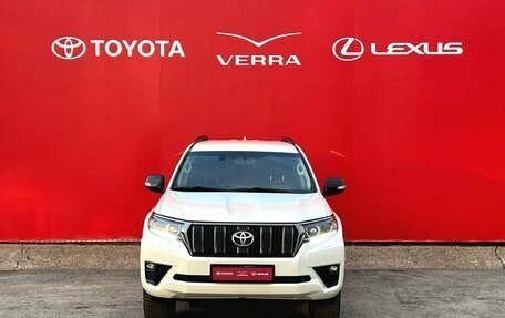 Toyota Land Cruiser Prado 150 рестайлинг 2, 2021 год, 5 650 000 рублей, 6 фотография