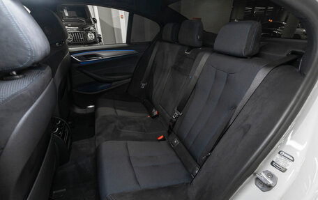 BMW 5 серия, 2019 год, 3 780 000 рублей, 13 фотография