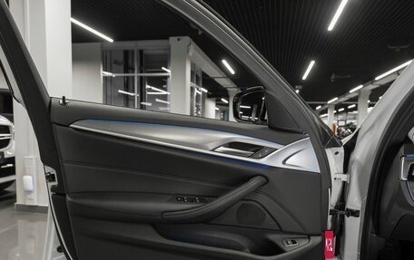 BMW 5 серия, 2019 год, 3 780 000 рублей, 14 фотография