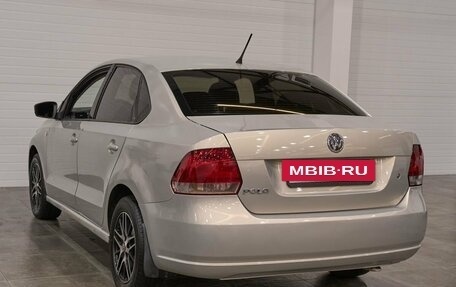 Volkswagen Polo VI (EU Market), 2015 год, 900 000 рублей, 4 фотография