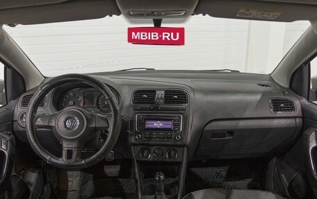 Volkswagen Polo VI (EU Market), 2015 год, 900 000 рублей, 21 фотография