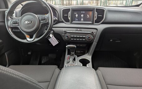 KIA Sportage IV рестайлинг, 2018 год, 2 050 000 рублей, 20 фотография