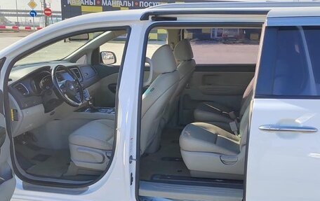 KIA Carnival III, 2017 год, 2 450 000 рублей, 16 фотография