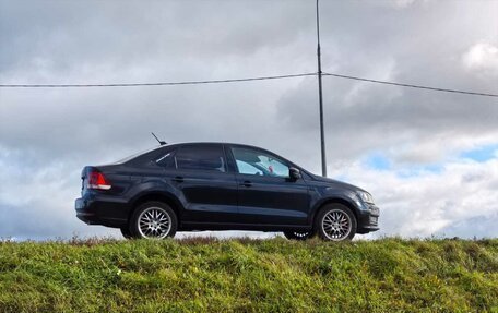 Volkswagen Polo VI (EU Market), 2017 год, 730 000 рублей, 2 фотография