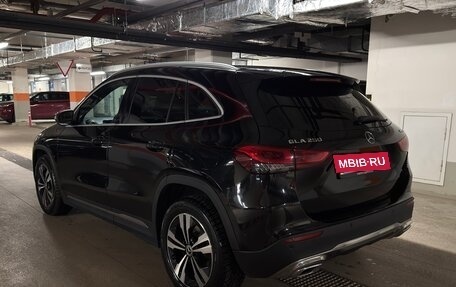 Mercedes-Benz GLA, 2020 год, 3 990 000 рублей, 7 фотография