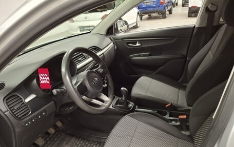 KIA Rio IV, 2017 год, 990 000 рублей, 20 фотография