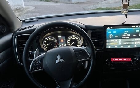 Mitsubishi Outlander III рестайлинг 3, 2013 год, 1 190 000 рублей, 13 фотография