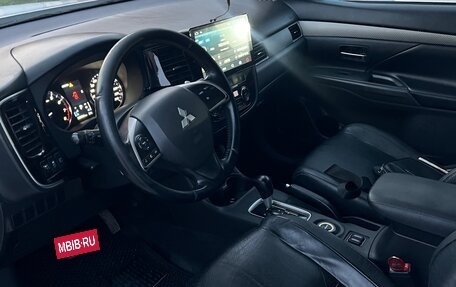 Mitsubishi Outlander III рестайлинг 3, 2013 год, 1 190 000 рублей, 9 фотография