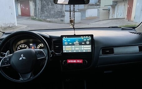 Mitsubishi Outlander III рестайлинг 3, 2013 год, 1 190 000 рублей, 14 фотография