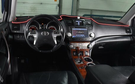 Toyota Highlander III, 2011 год, 1 819 000 рублей, 6 фотография