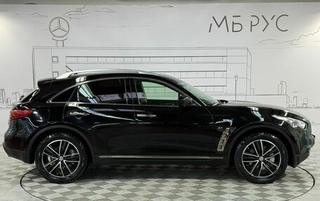 Infiniti QX70, 2016 год, 2 200 000 рублей, 6 фотография