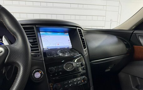 Infiniti QX70, 2016 год, 2 200 000 рублей, 13 фотография