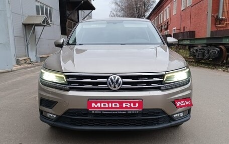 Volkswagen Tiguan II, 2018 год, 2 473 000 рублей, 1 фотография