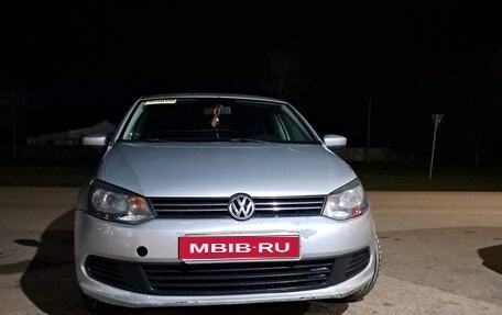 Volkswagen Polo VI (EU Market), 2013 год, 700 000 рублей, 1 фотография
