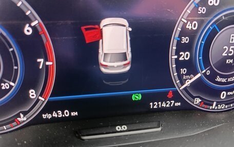 Volkswagen Tiguan II, 2018 год, 2 473 000 рублей, 8 фотография