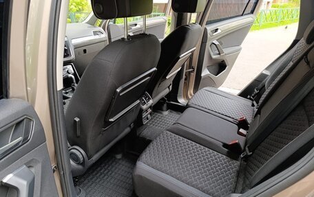 Volkswagen Tiguan II, 2018 год, 2 473 000 рублей, 6 фотография