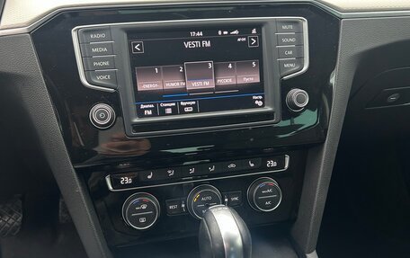 Volkswagen Passat B8 рестайлинг, 2017 год, 2 100 000 рублей, 12 фотография