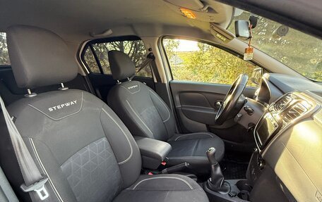 Renault Logan II, 2019 год, 1 080 000 рублей, 10 фотография