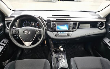 Toyota RAV4, 2016 год, 2 450 000 рублей, 7 фотография