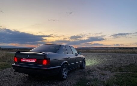 BMW 5 серия, 1992 год, 750 000 рублей, 2 фотография