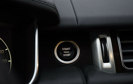 Land Rover Range Rover IV рестайлинг, 2013 год, 3 049 000 рублей, 16 фотография