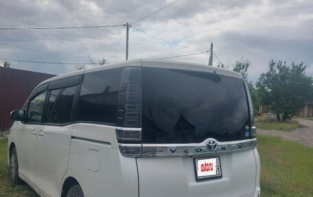 Toyota Voxy III, 2019 год, 2 400 000 рублей, 3 фотография