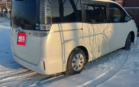 Toyota Voxy III, 2019 год, 2 400 000 рублей, 4 фотография