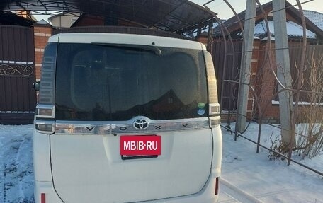 Toyota Voxy III, 2019 год, 2 400 000 рублей, 12 фотография