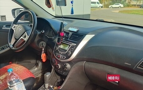 Hyundai Solaris II рестайлинг, 2011 год, 750 000 рублей, 4 фотография