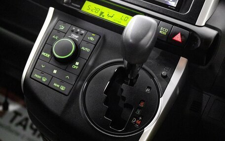 Toyota Wish II, 2012 год, 1 300 000 рублей, 14 фотография