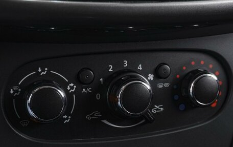 Renault Logan II, 2016 год, 699 000 рублей, 15 фотография