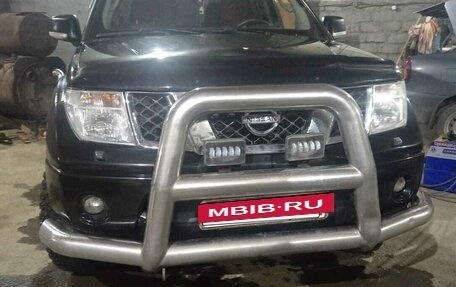 Nissan Navara (Frontier), 2007 год, 800 000 рублей, 10 фотография