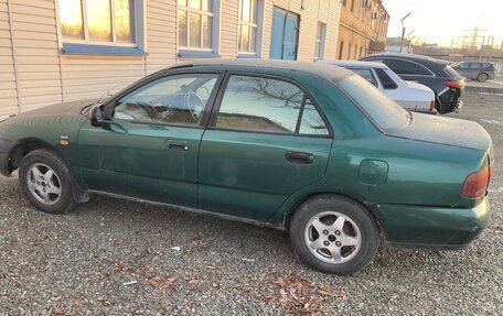 Mitsubishi Carisma I, 1997 год, 90 000 рублей, 4 фотография