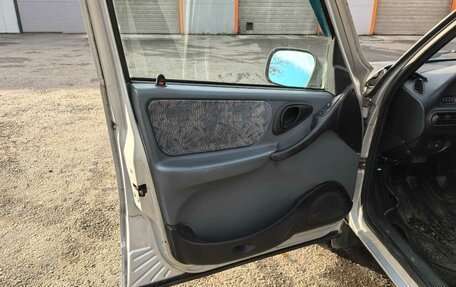 Chevrolet Niva I рестайлинг, 2003 год, 330 000 рублей, 10 фотография