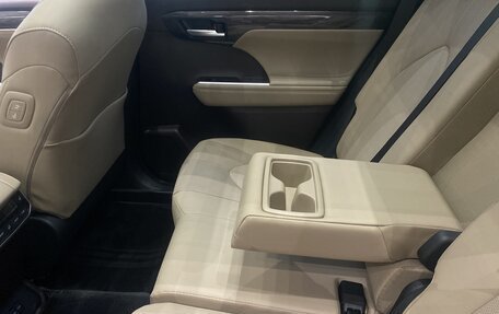 Toyota Highlander, 2025 год, 6 040 000 рублей, 14 фотография