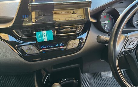 Toyota C-HR I рестайлинг, 2016 год, 1 890 000 рублей, 4 фотография