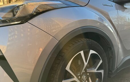 Toyota C-HR I рестайлинг, 2016 год, 1 890 000 рублей, 6 фотография