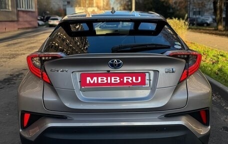 Toyota C-HR I рестайлинг, 2016 год, 1 890 000 рублей, 11 фотография