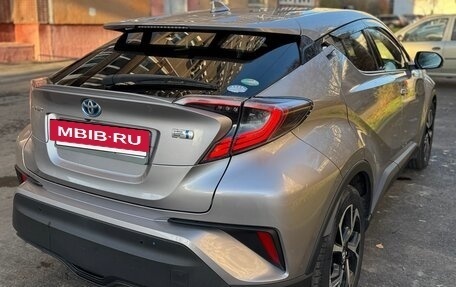 Toyota C-HR I рестайлинг, 2016 год, 1 890 000 рублей, 13 фотография