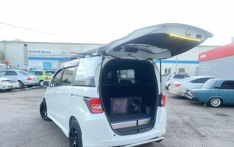 Honda Freed I, 2014 год, 1 050 000 рублей, 16 фотография