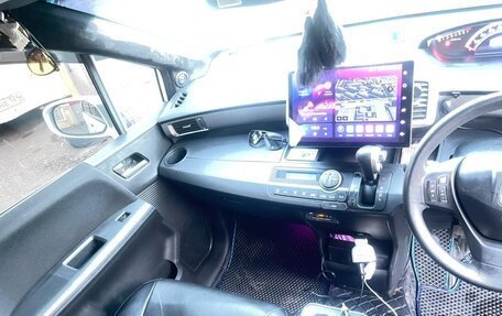 Honda Freed I, 2014 год, 1 050 000 рублей, 20 фотография