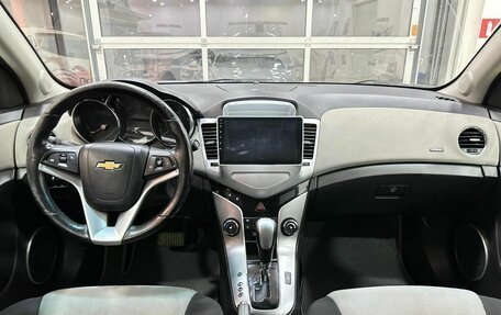 Chevrolet Cruze II, 2011 год, 789 900 рублей, 9 фотография