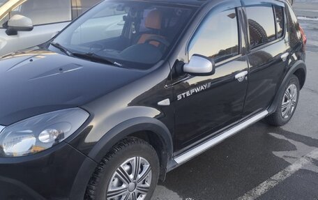 Renault Sandero I, 2014 год, 700 000 рублей, 2 фотография