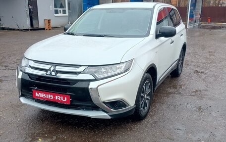 Mitsubishi Outlander III рестайлинг 3, 2018 год, 1 700 000 рублей, 1 фотография