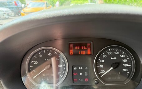 Renault Logan I, 2011 год, 700 000 рублей, 7 фотография