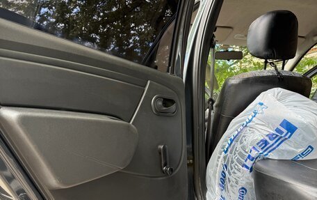 Renault Logan I, 2011 год, 700 000 рублей, 15 фотография