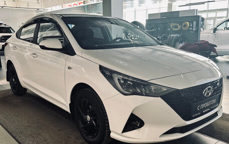 Hyundai Solaris II рестайлинг, 2022 год, 1 999 000 рублей, 2 фотография