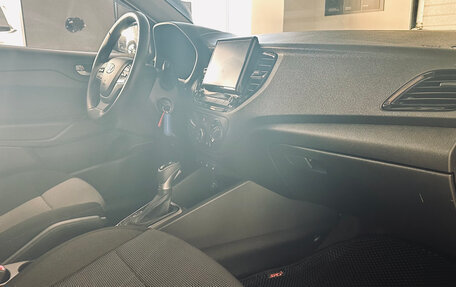 Hyundai Solaris II рестайлинг, 2022 год, 1 999 000 рублей, 8 фотография