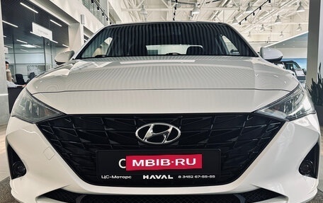 Hyundai Solaris II рестайлинг, 2022 год, 1 999 000 рублей, 3 фотография